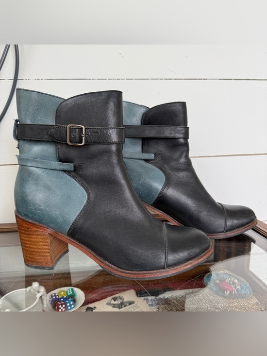 Shoes - Wolverine Women's 1000 Mile Samantha Pleet Boots 11B Black And Blue